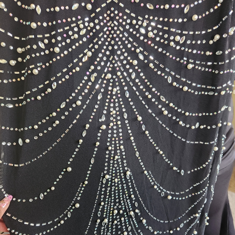 WINDSOR FORMAL DRESS - Picture 2 of 4